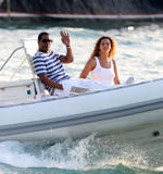 th_70931_Celebutopia-Beyonce_and_Jay-Z_atSt_Barts-01_122_107lo.jpg