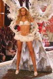 th_08970_fashiongallery_VSShow08_Show-281_122_1106lo.jpg