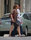 th_13289_Celebutopia-Mandy_Moore_and_her_male_friend_walk_through_NYC66s_TriBeCa_neighborhood-06_122_1192lo.jpg