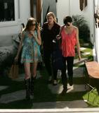 th_54474_Lindsay_Lohan_-_candids_while_out_shopping_in_Los_Angeles_-_April_8_-_19_123_138lo.jpg
