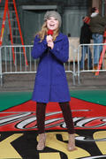 th_537207186_JennetteMcCurdy11202012MacysThanksgivingDayParadeRehearsalinNYC11_122_172lo.jpg