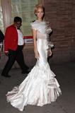 th_15081_Rihanna_Glamour_Magazine_Honors_The_2009_Women_of_the_Year_20_122_205lo.jpg