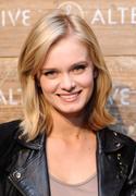 th_31059_Tikipeter_Sara_Paxton_Seasons_Of_Change_001_123_409lo.jpg