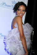 th_736688766_SelitaEbanksattendsPrincessGraceAwardsGalaatCipriani42ndStreetinNewYorkCity1.11.2011_46_122_438lo.jpg