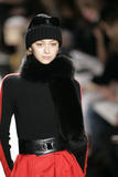 th_79263_md-lerage.com-fw05-rtw-newyork-w-kors-003-nhrnh7ig_122_493lo.jpg