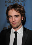 http://img106.imagevenue.com/loc541/th_77580_R.Pattinson_Hollywood_Awards_2008_07_122_541lo.jpg