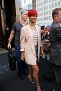 th_32261_RihannaleavestheTrumpSohohotelinNY11.8.2010_10_122_555lo.jpg