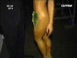 Adabel Guerrero desnuda en desfile Piazza (CQC)