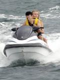 th_57819_celebrity_paradise.com_TheElder_JulianneHough2011_06_26_spendafunpackeddayinMiami14_122_62lo.jpg