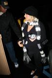 CHRISTINA AGUILERA - Candids Out and About