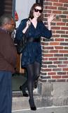 http://img106.imagevenue.com/loc943/th_47287_Anne_Hathaway_2008-09-30_-_visits_the_Late_Show_with_David_Letterman_1182_122_943lo.jpg