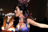 http://img106.imagevenue.com/loc562/th_58300_1110_katy_perry_victorias_secret_09_123_562lo.jpg