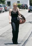 http://img106.imagevenue.com/loc659/th_95501_celeb-city.org_Hilary_Duff_candid_Toluca_Lake_06-12-2008_02_123_659lo.jpg