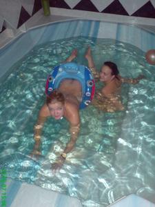 Girlfriends-Pool-And-Bath-Tub--74hv05a6rx.jpg