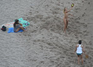 Beach Candid Voyeur Spy of Teens on Nude Beach -l4jqblpvq6.jpg